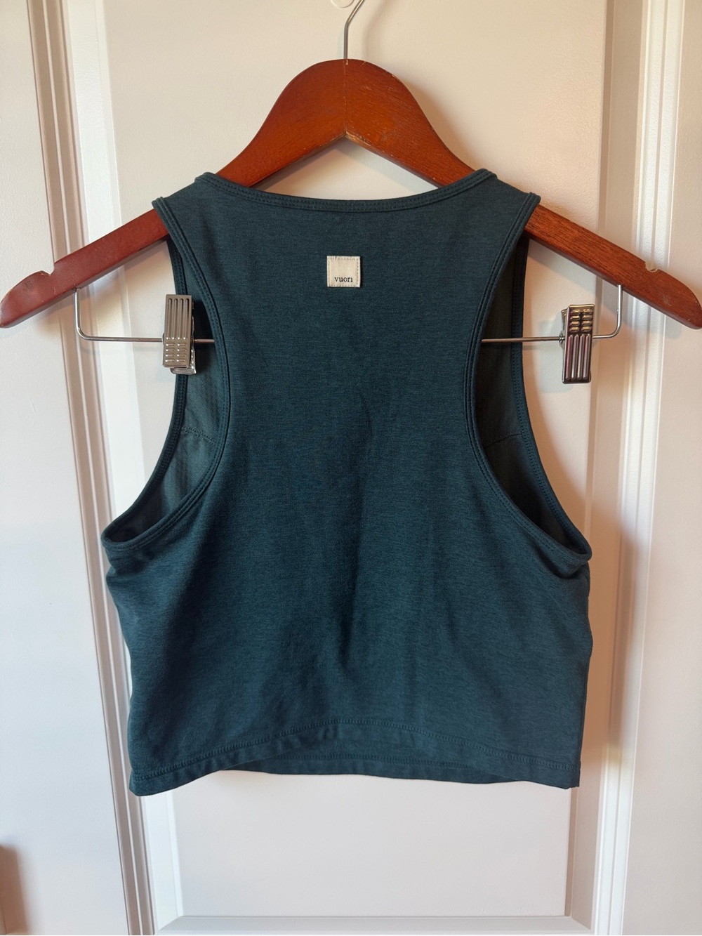 ⚡️Vuori Dark Teal Zip Front Crop Tank Top - Picture 2 of 4